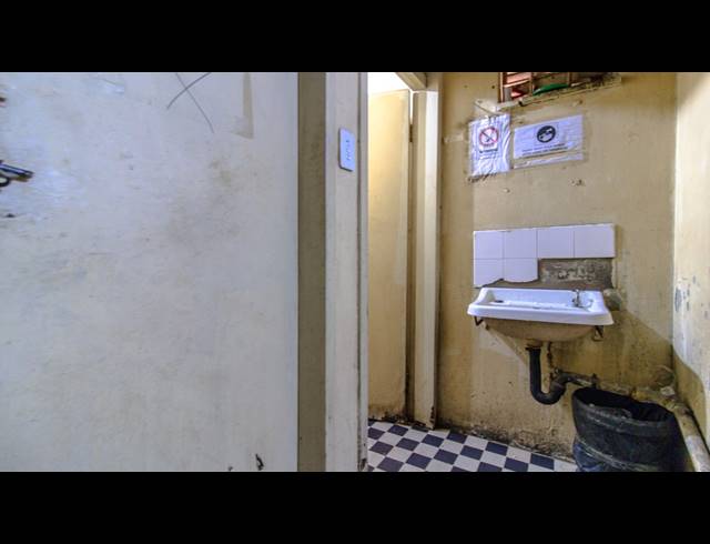 1,250M² BUILDING FOR SALE IN HILLBROW